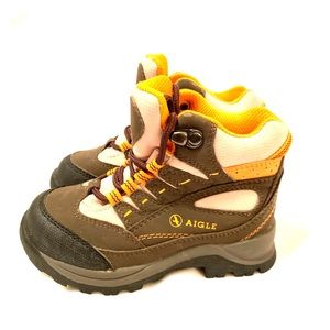 AIGLE BOYS HIKING BOOTS SIZE 9, EUR 26, 8.5 UK